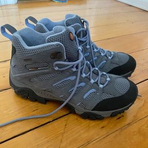 Merrill womens Moab 2 mid waterproof hiking boot- size 11- new without box